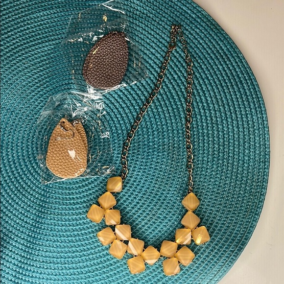 Geometric Necklace and Earrings Set, Beige and Metallic Grey Copper.Muted colors - Picture 2 of 10